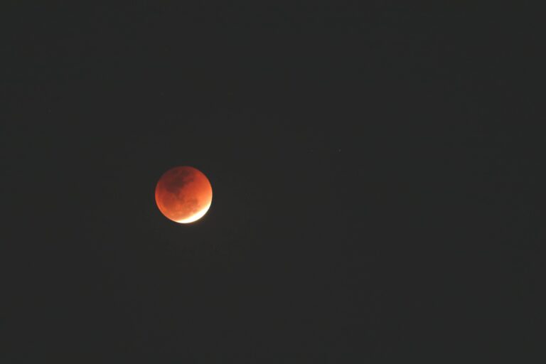colors-lunar-eclipse-photo.jpg